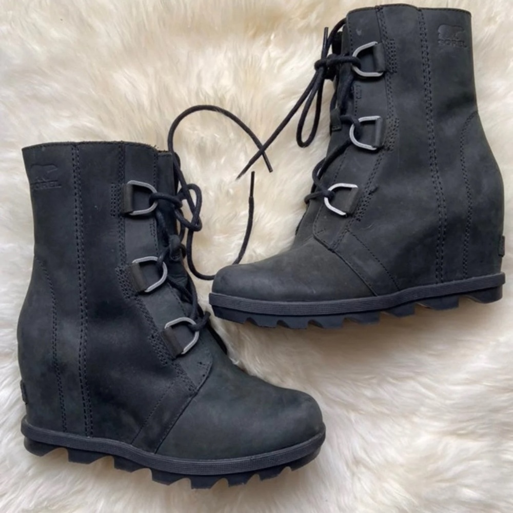 Sorel Joan of Arctic Wedge II black boots